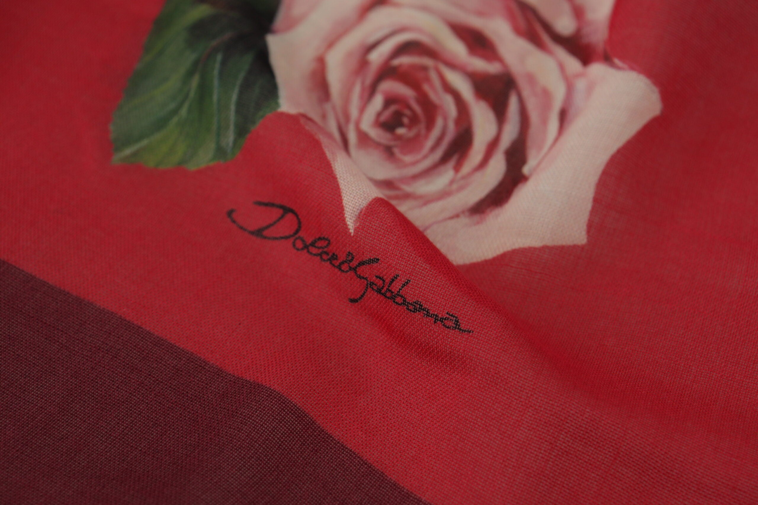 Dolce & Gabbana Elegant Floral Cashmere-Silk Women's Scarf