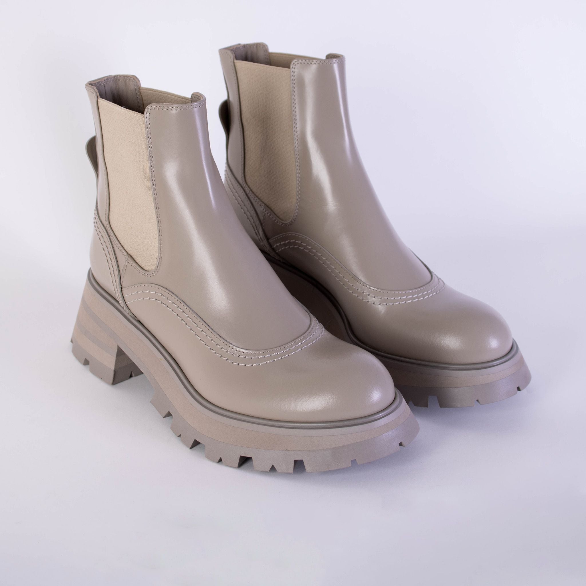 Alexander McQueen Grey Leather Chelsea Boots